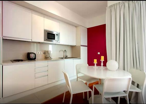 Your Home In Palacio Do Bairro Alto Lisboa Rum bild